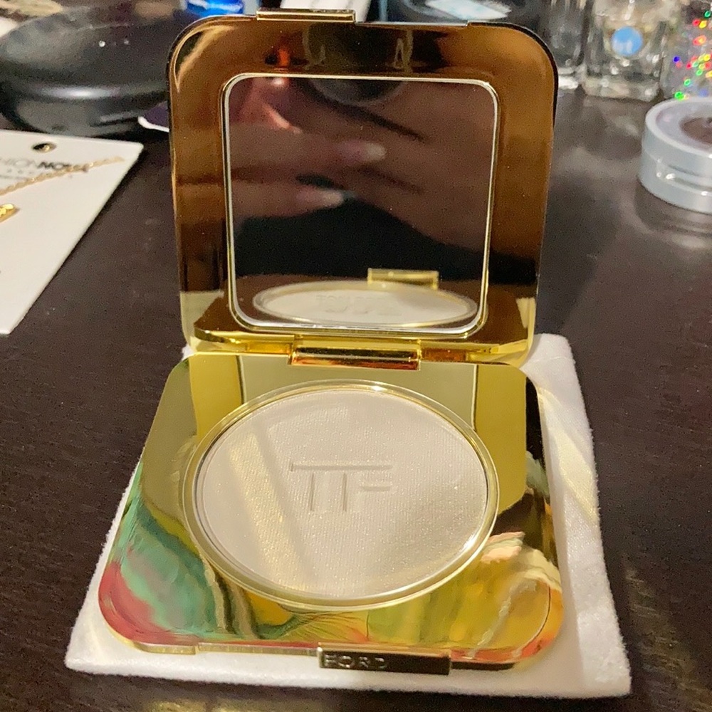 TOM FORD RADIANT PERFECTING POWDER HIGHLIGHTER